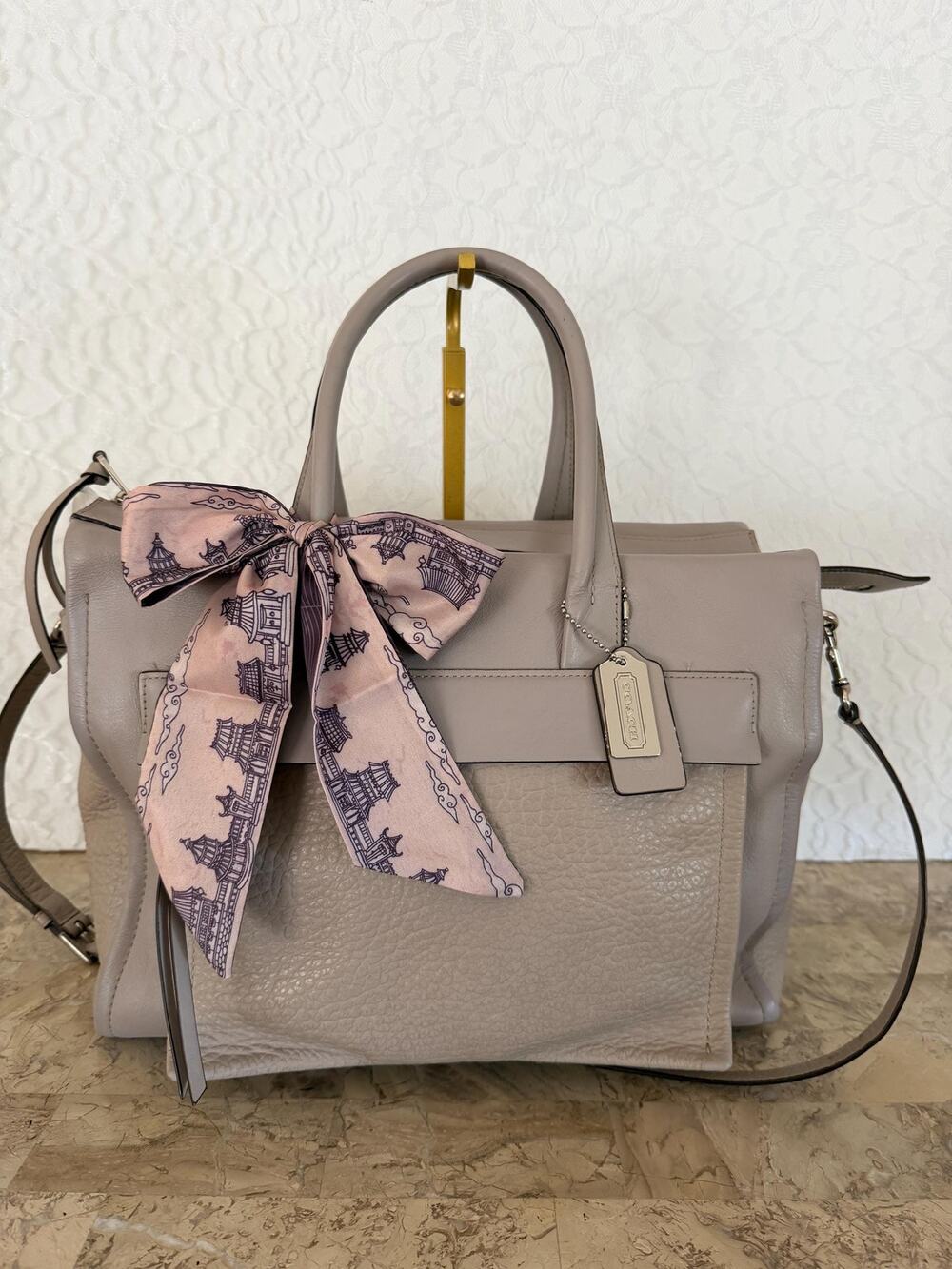 Vtg Coach large Bleecker gray natural glovetanned pebble leather, shoulder bag